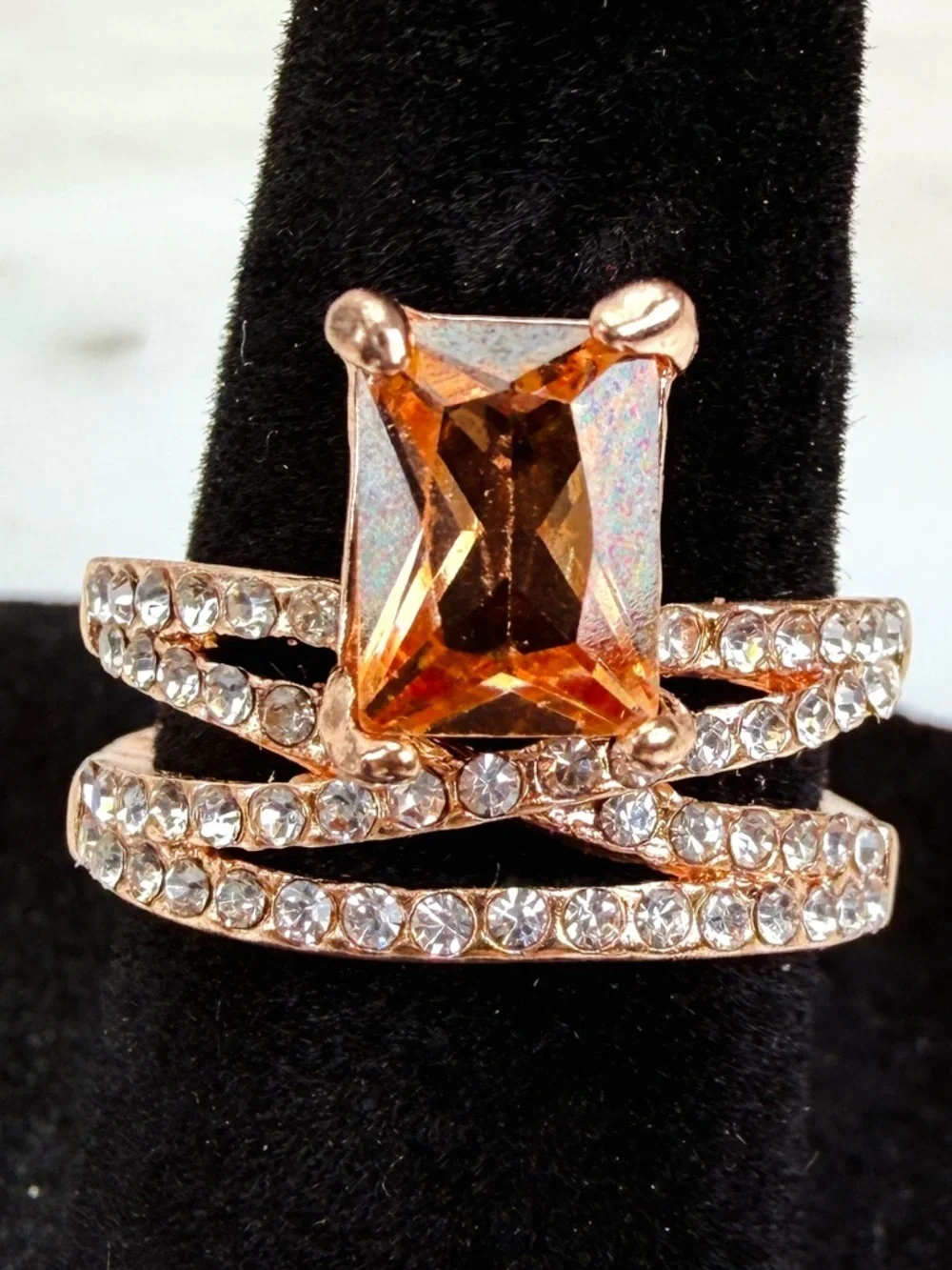 Beautiful rose gold clear and Amber tone bling crisscross size 5 statement ring